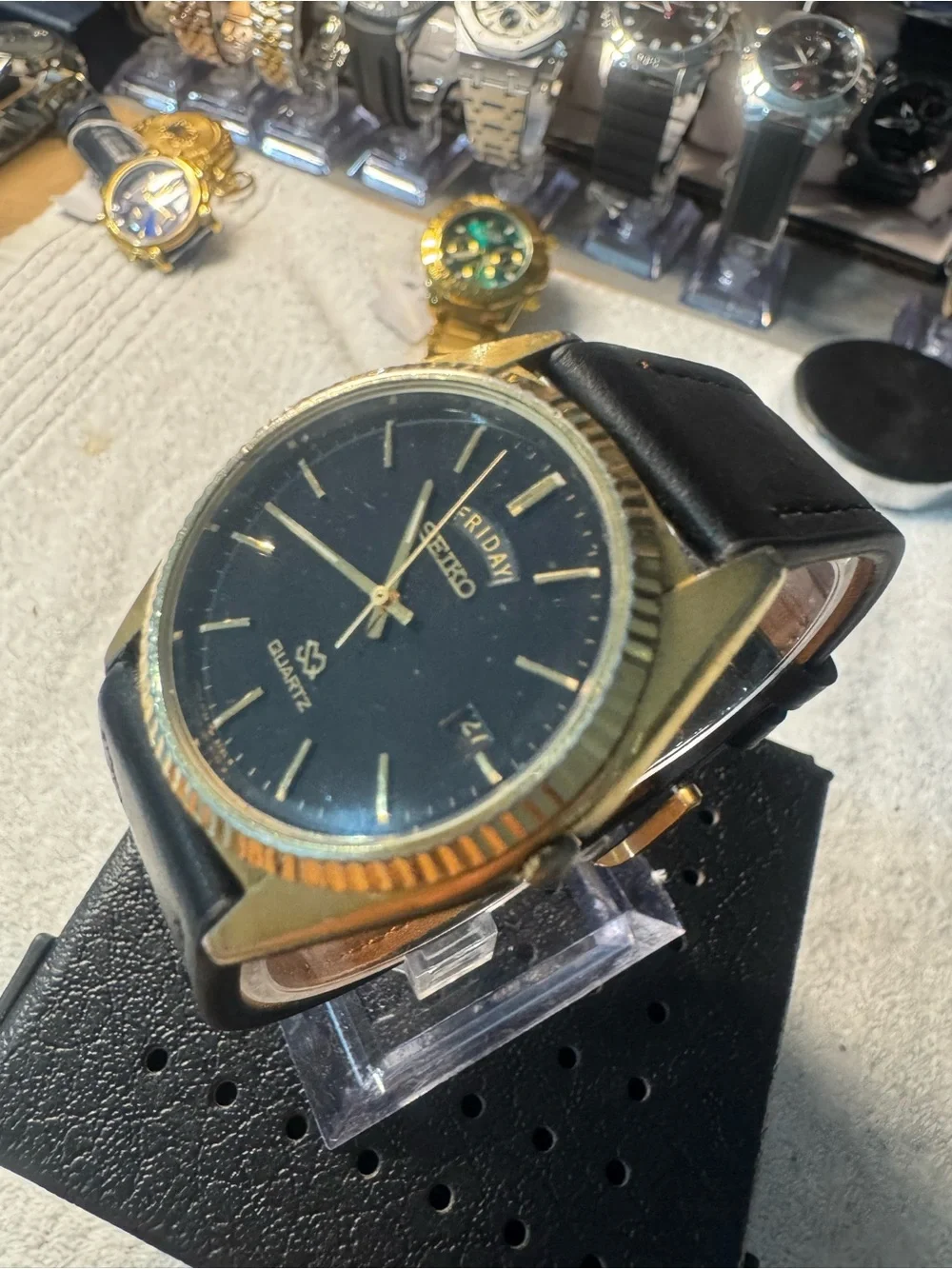 Seiko Gold-Tone Case Black Dial Men's Quartz Watch